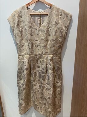 Elegant Gold Meg Baroque Patterned Cap-Sleeve Dress